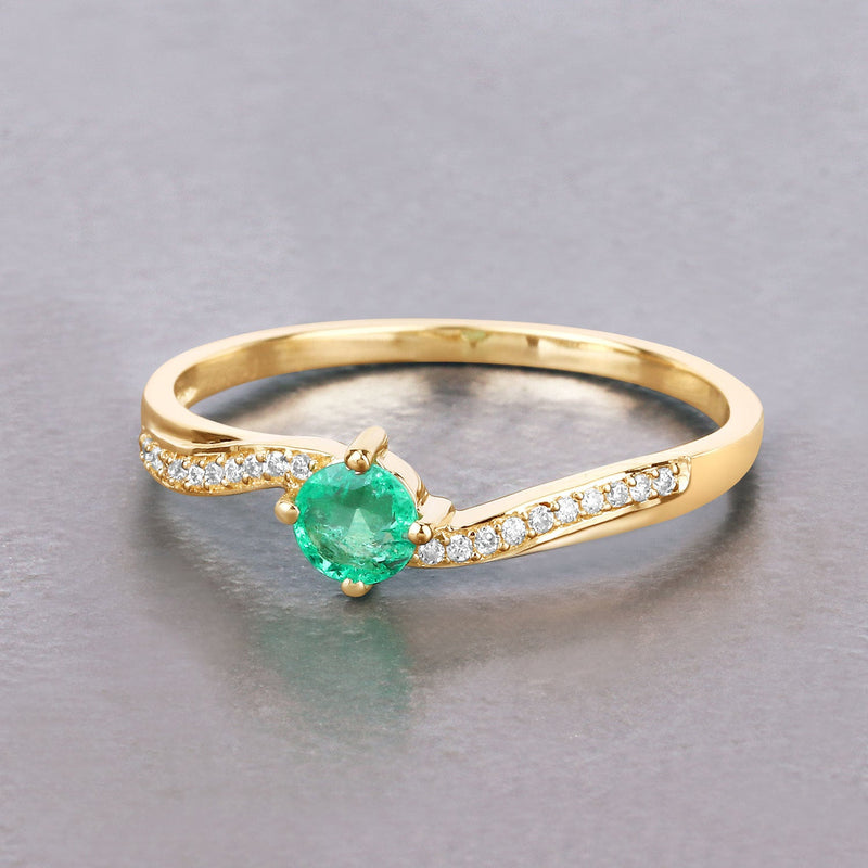 Bids.com 0.33 Carat Genuine Zambian Emerald and White Diamond 14K Yellow Gold Ring Rings