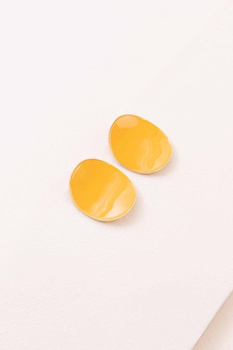 On a Curve Stud Earrings