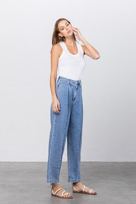 Hi-Waist Slouch Jeans