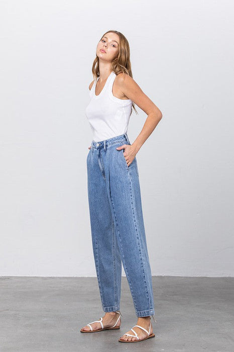 Hi-Waist Slouch Jeans