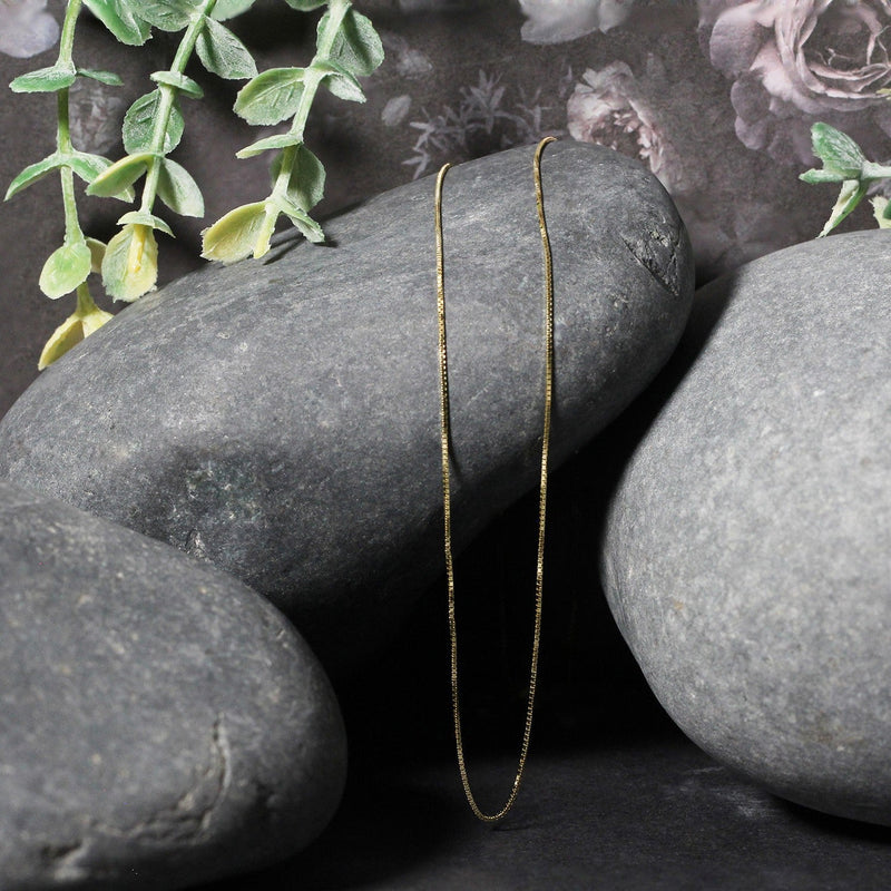 Bids.com 14k Yellow Gold Classic Box Chain 0.6mm Necklaces
