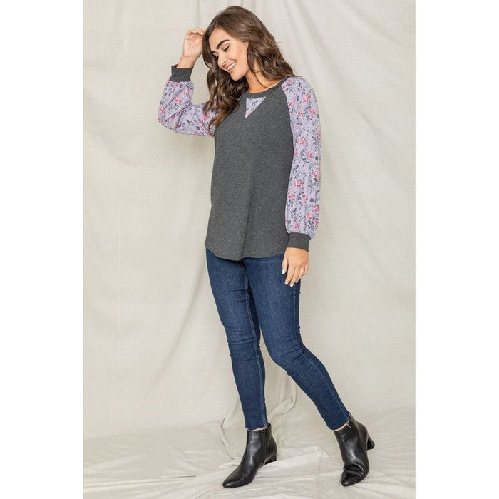 V-Stich Floral Raglan Sleeve