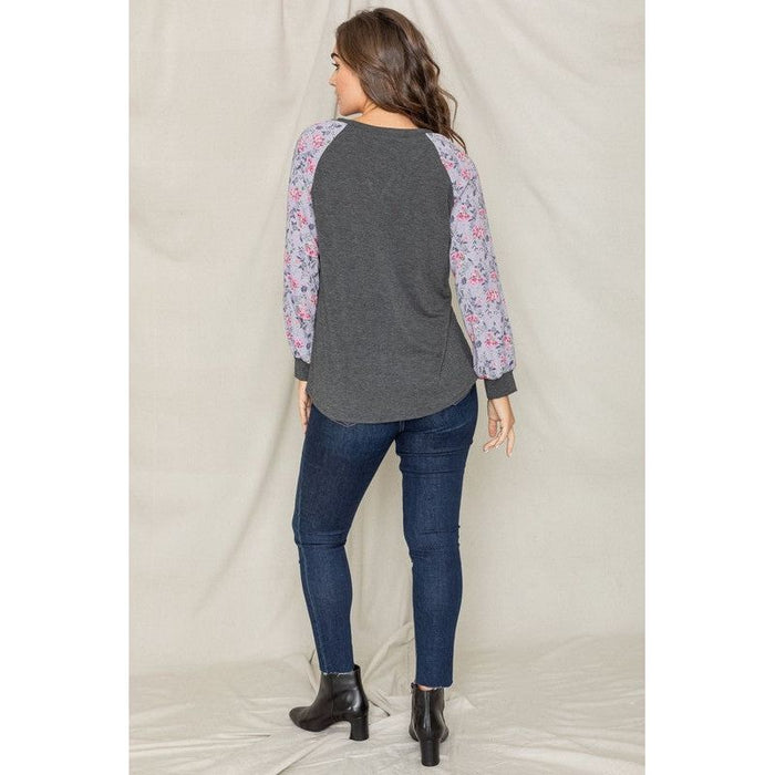 V-Stich Floral Raglan Sleeve