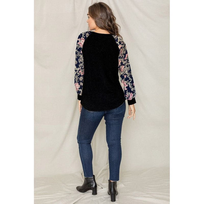 V-Stich Floral Raglan Sleeve