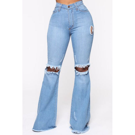 Knee Rip Flare Jean in Medium Wash