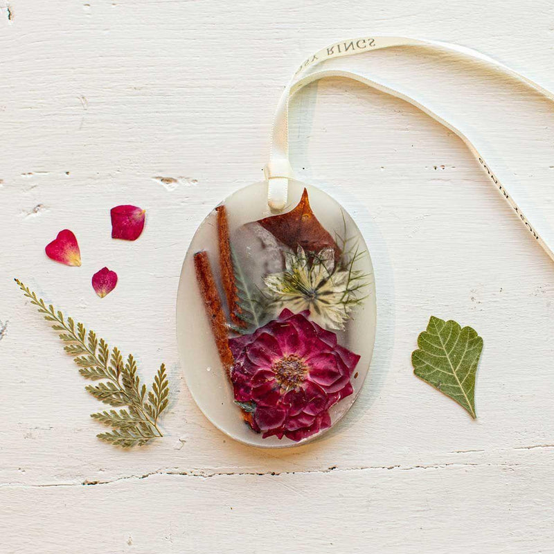 Rosy Rings Spicy Apple Petite Botanical Sachet Sachet