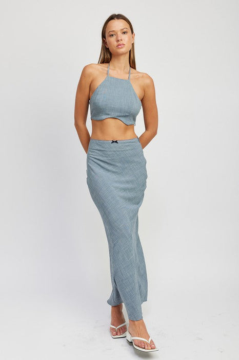 UNDERWIRE CROPPED HALTER TOP