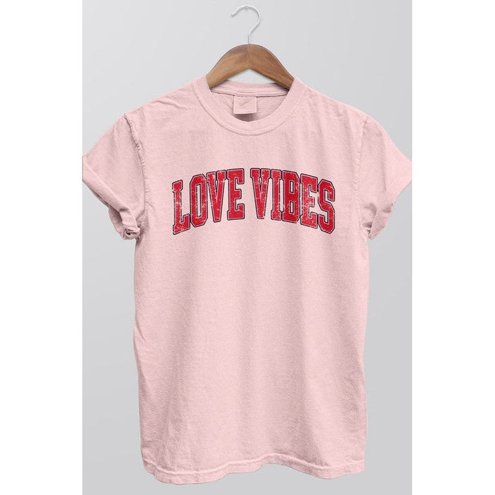 Retro Love Vibes Valentines Day, Garment Dye Tee