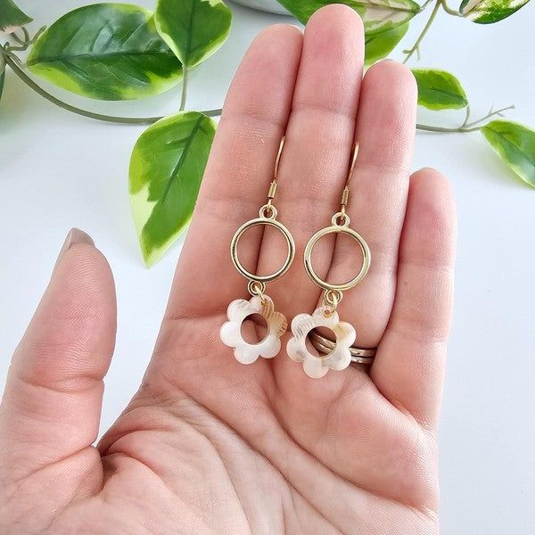 Spiffy & Splendid | Poppy Earrings in Cream