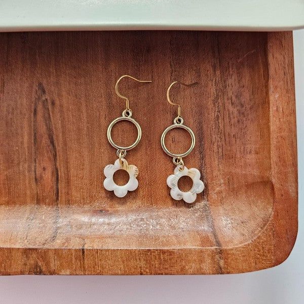 Spiffy & Splendid | Poppy Earrings in Cream