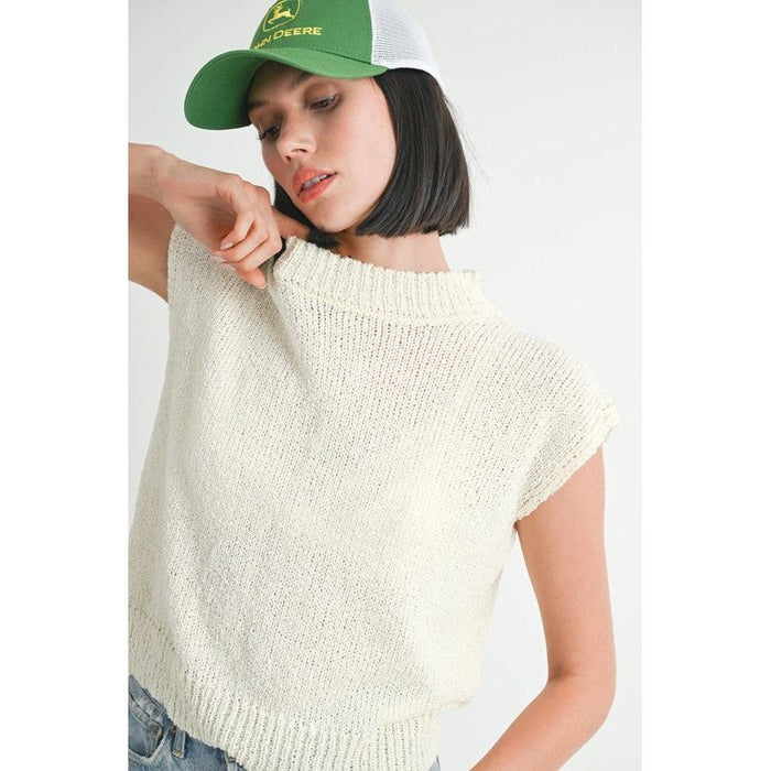 SLEEVELESS SWEATER TOP