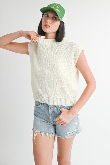 SLEEVELESS SWEATER TOP