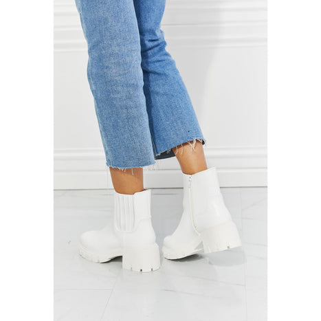 Melody Wht It Takes Lug Sole Chelsea Boots in White