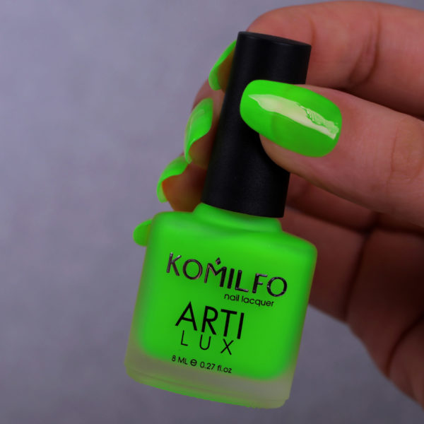 nbmsupply KOMILFO ARTILUX 032 NAIL REGULAR POLISH(NOT A GEL)(BRIGHT GREEN, NEON), 8 ML 222032