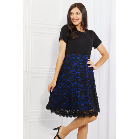 Yelete Contrasting Lace Midi Dress