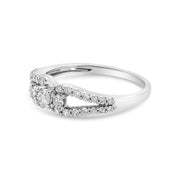 Bids.com 10K White Gold 1/2 Cttw Round Cut Diamond Three Stone Split Shank Band Ring (H-I Color, SI1-SI2 Clarity) - Size 6 Rings