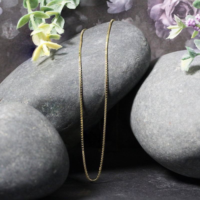 Bids.com 14k Yellow Gold Classic Box Chain 1.0mm Necklaces