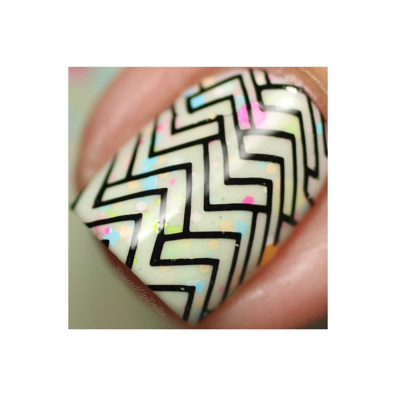 UberChic Beauty Collection 16 Stamping Plate