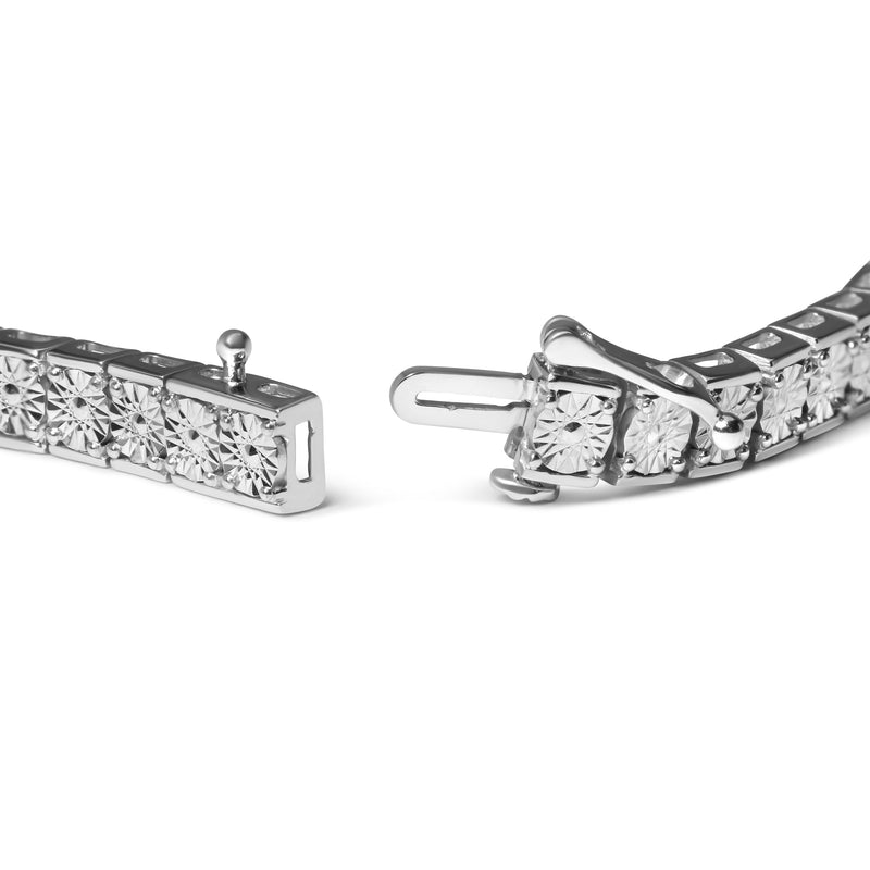 Bids.com .925 Sterling Silver 1/10 Cttw Diamond 7.25" Link Bracelet (I-J Color, I2-I3 Clarity) Bracelets