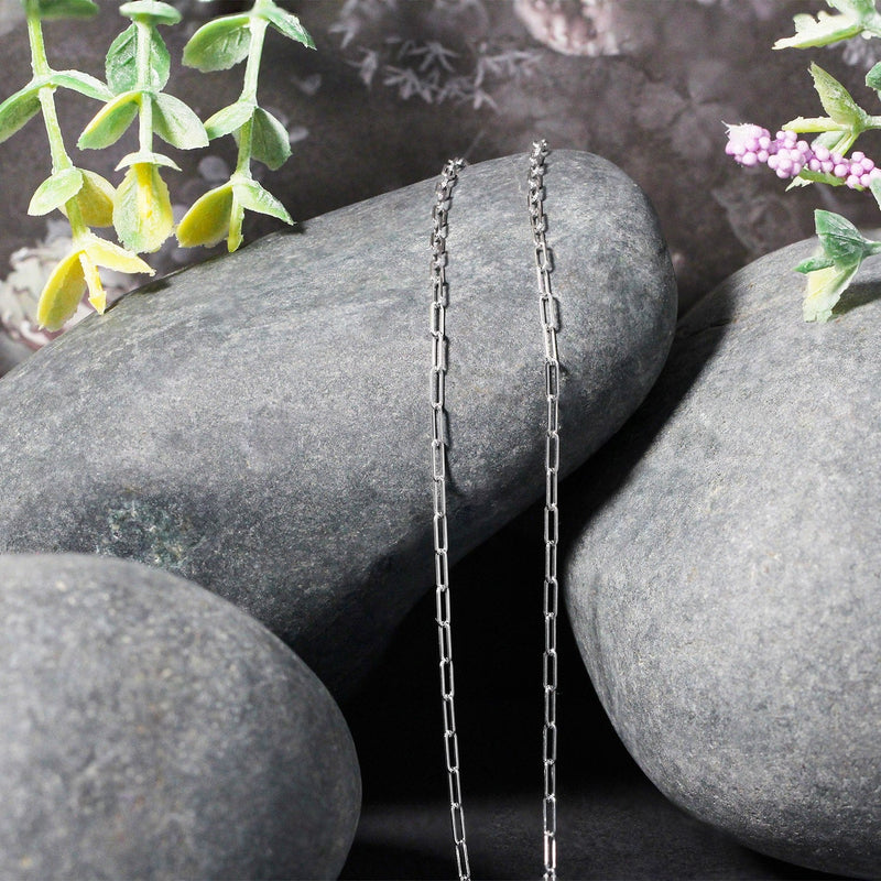 Bids.com 14K White Gold Fine Paperclip Chain (1.5mm) Necklaces