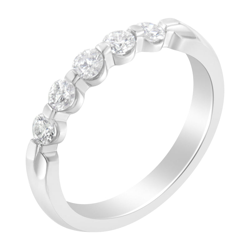 Bids.com 14K White Gold 1/2 cttw Diamond 5-Stone Band Ring (H-I Clarity, SI2-I1 Color) - Size 7 Rings