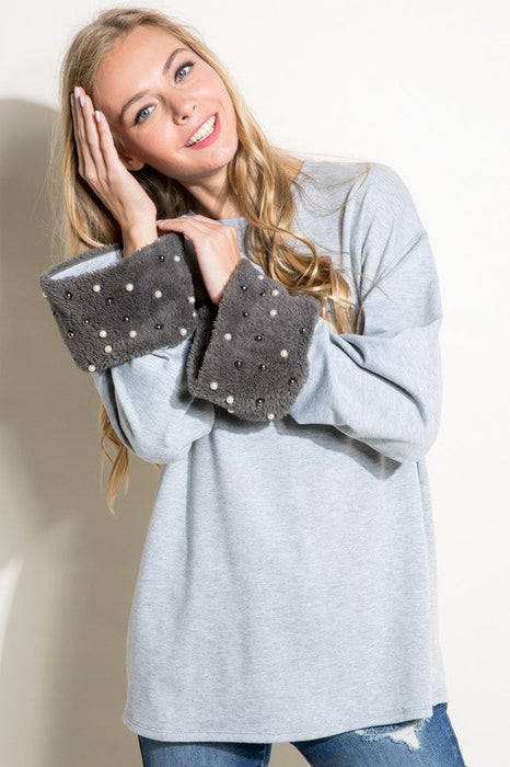 FAUX FUR PEARLS SWEATSHIRT