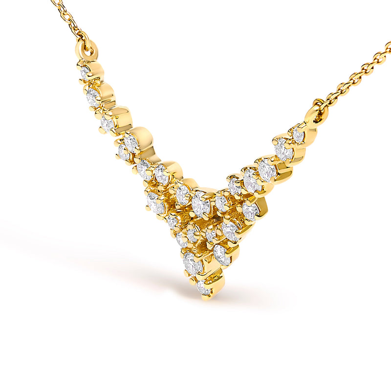 Bids.com 14K Yellow Gold 1/2 Cttw Diamond Scattered "V" Necklace (I-J Color, SI2-I1 Clarity) - 18" Inches Necklaces