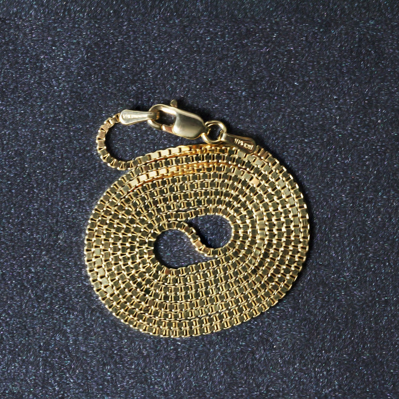 Bids.com 14k Yellow Gold Classic Box Chain 1.1mm Necklaces