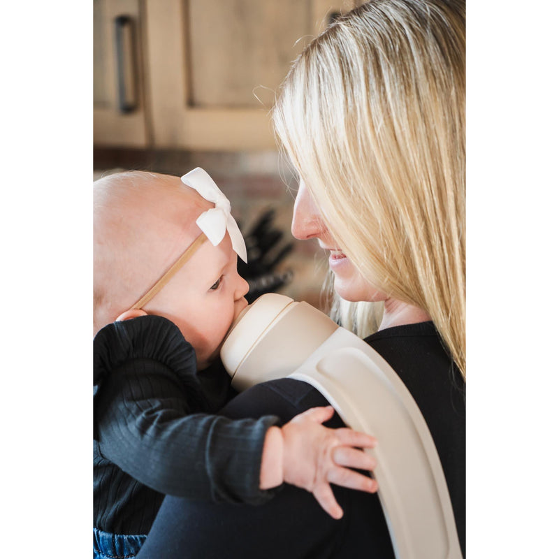 Babaloo hands-free feeding strap
