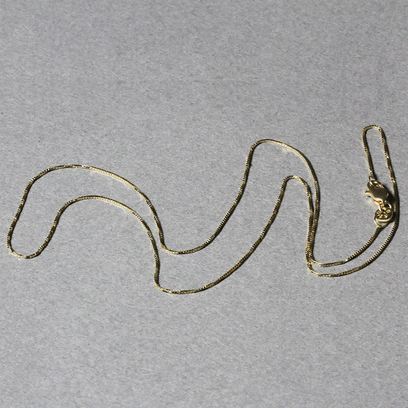 Bids.com 14k Yellow Gold Classic Box Chain 0.6mm Necklaces