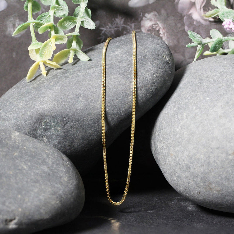 Bids.com 14k Yellow Gold Classic Box Chain 1.1mm Necklaces