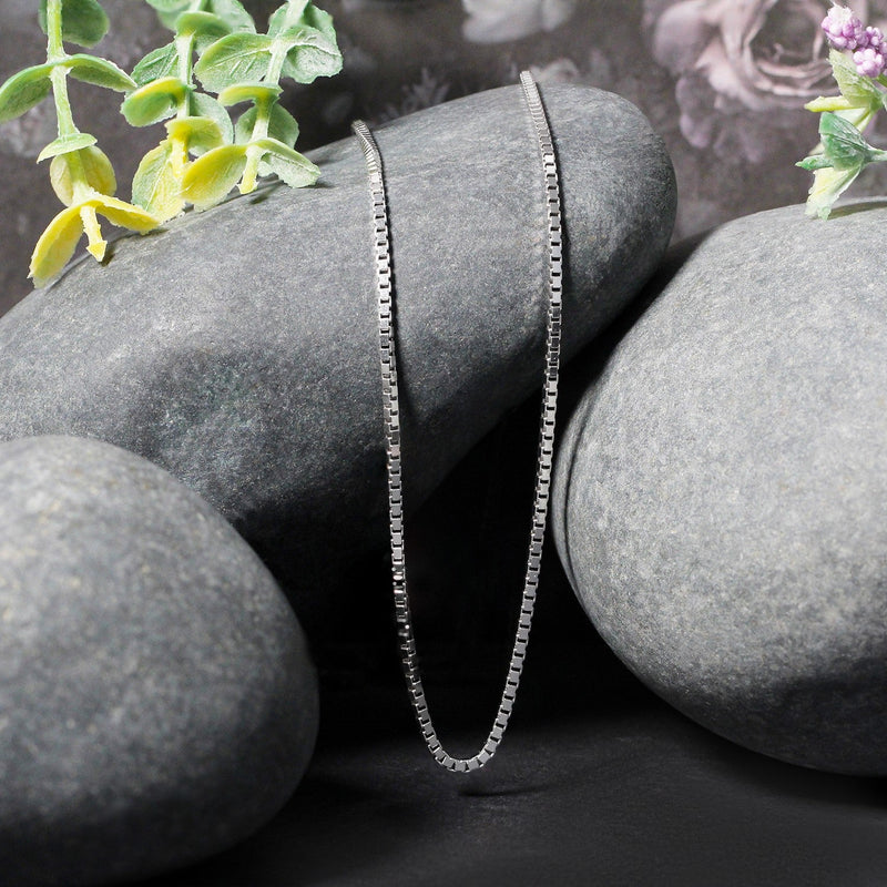 Bids.com 14k White Gold Classic Box Chain 1.4mm Necklaces