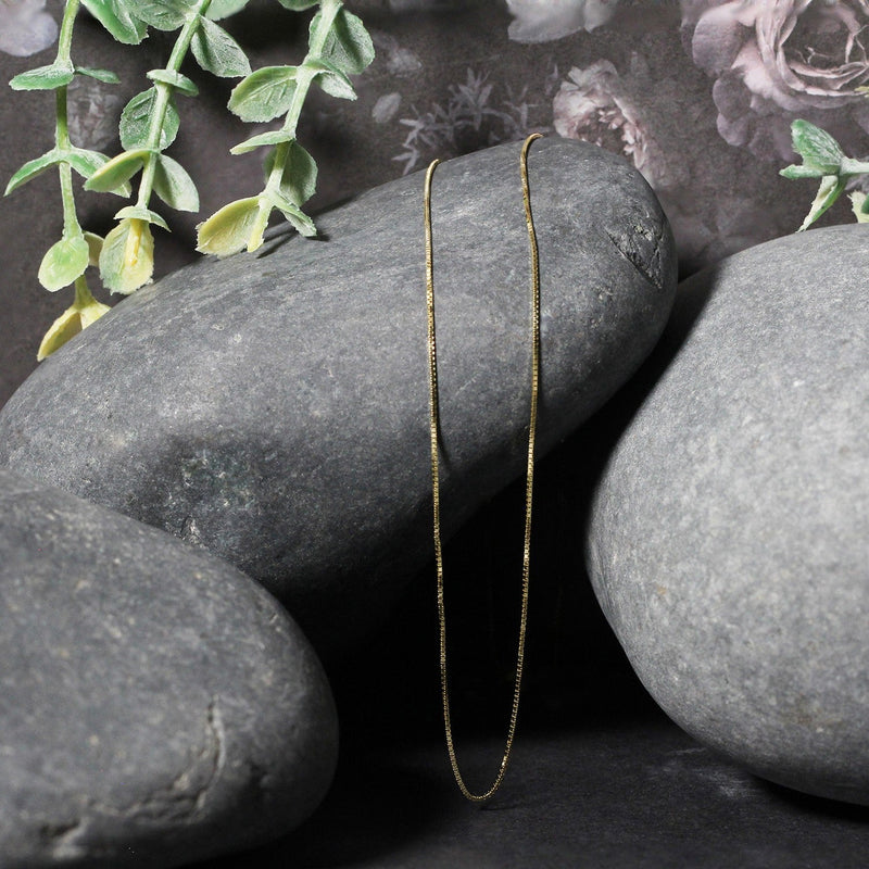 Bids.com 14k Yellow Gold Classic Box Chain 0.6mm Necklaces