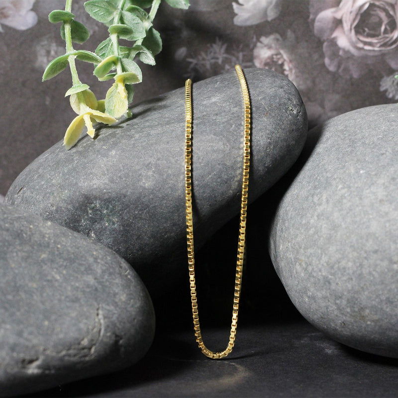 Bids.com 14k Yellow Gold Classic Box Chain 1.4mm Necklaces