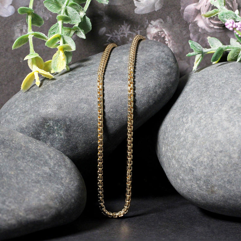 Bids.com 14k Yellow Gold Solid Round Box Chain 2.5 mm Necklaces