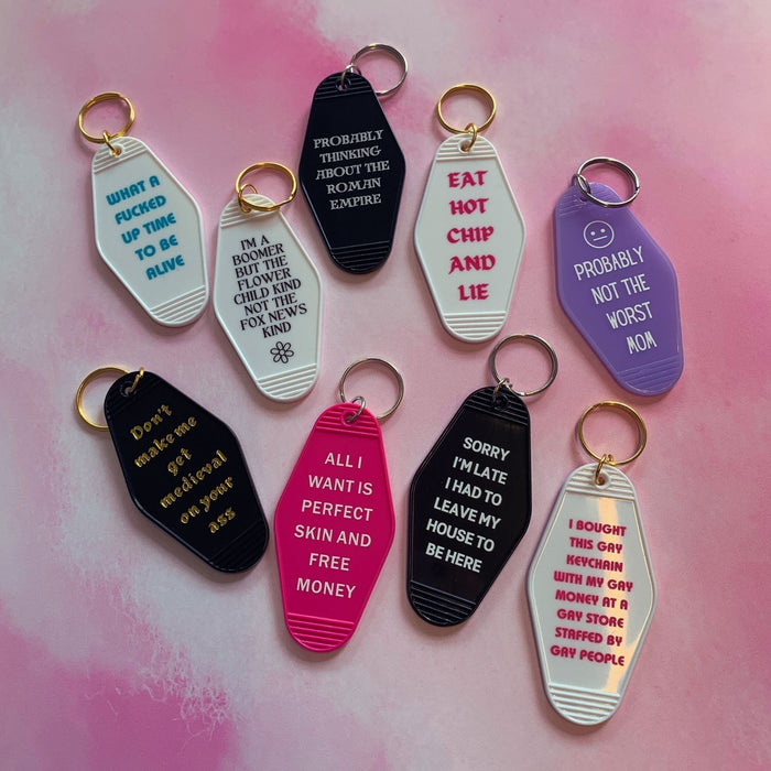 The Bullish Store - Eat Hot Chip And Lie Motel Style Keychain In White