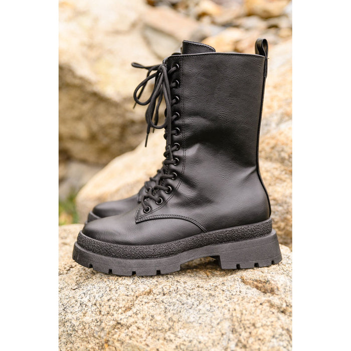 Fresh Feels Combat Boots In Black