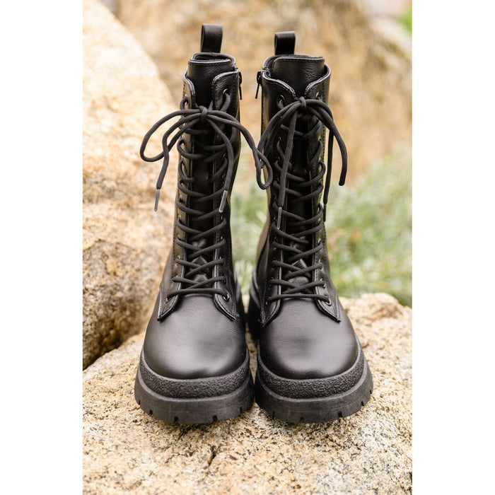 Fresh Feels Combat Boots In Black