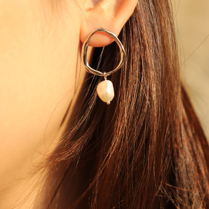 SEASHELL GOLD PEARL EARRINGS