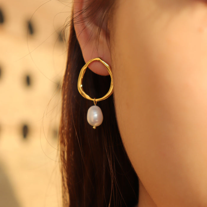 SEASHELL GOLD PEARL EARRINGS