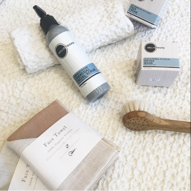 Heliotrope San Francisco Lemon & Thyme Charcoal Face Scrub Facial Cleanser