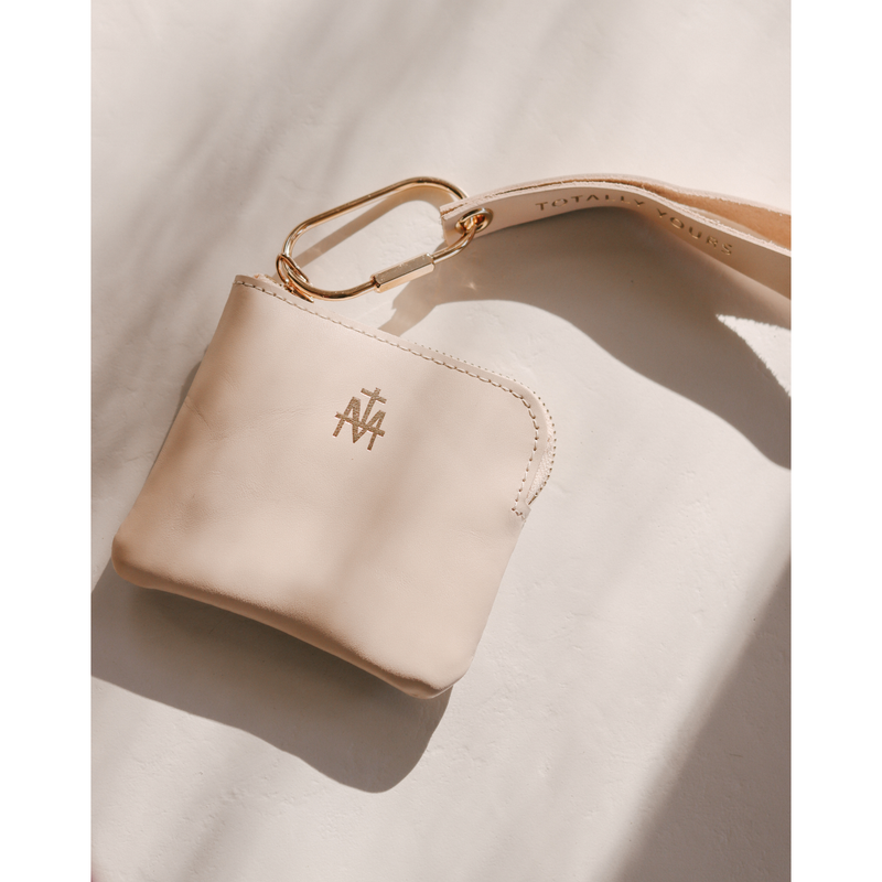 Be A Heart Marian Wristlet wallet