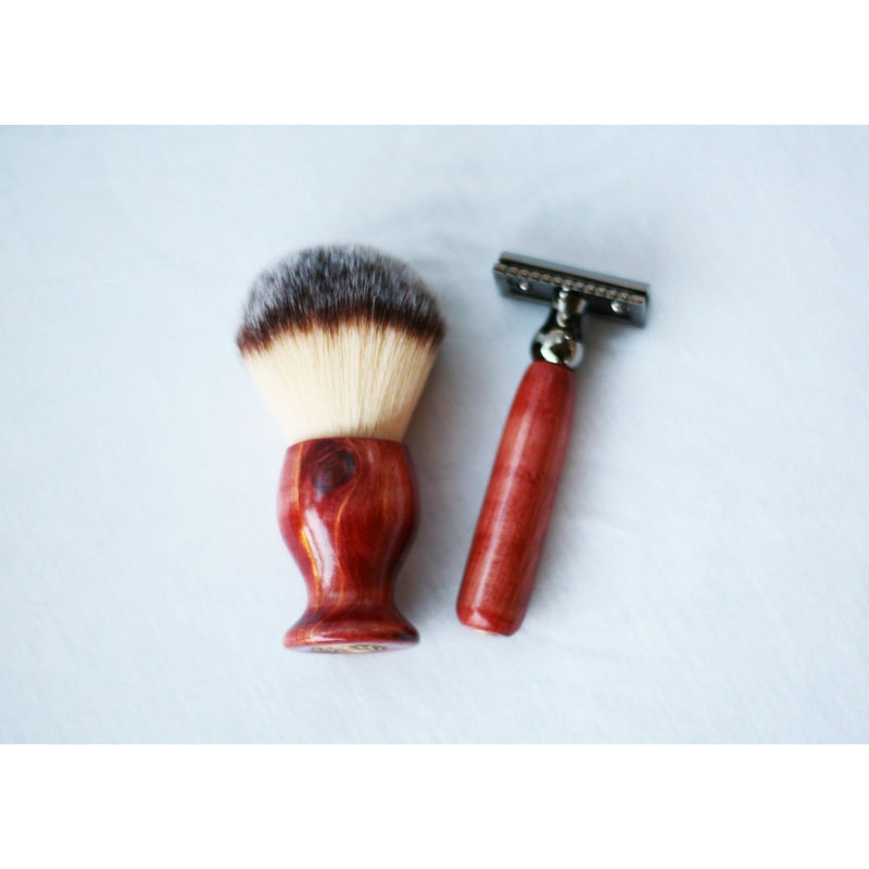 CreationsByWill Aromatic Red Cedar Wood Hand Crafted Shave Set, safety razor, 26mm lather brush and a matching shave stand. Shave Set