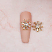 Red Iguana LLC Shining Daisy Charm #69 Charm