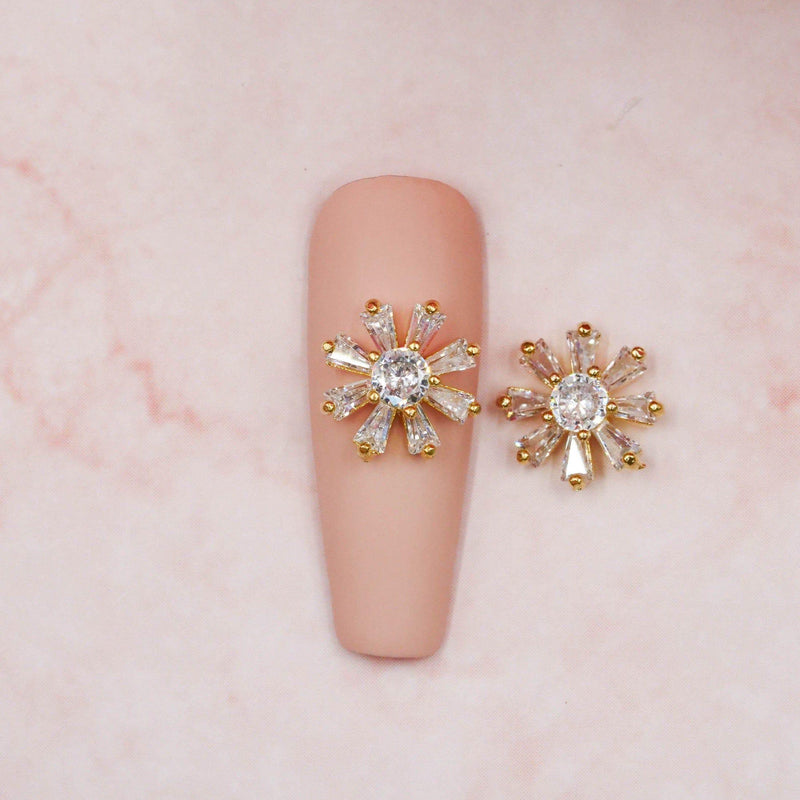 Red Iguana LLC Shining Daisy Charm #69 Charm