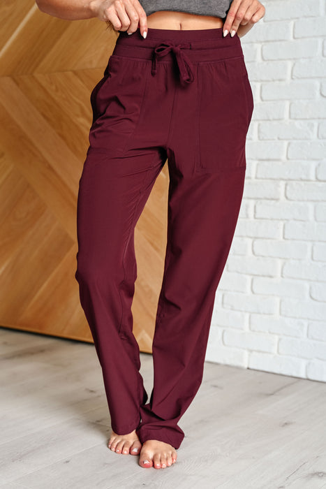 Runner's High Drawstring Joggers in Red Merlot