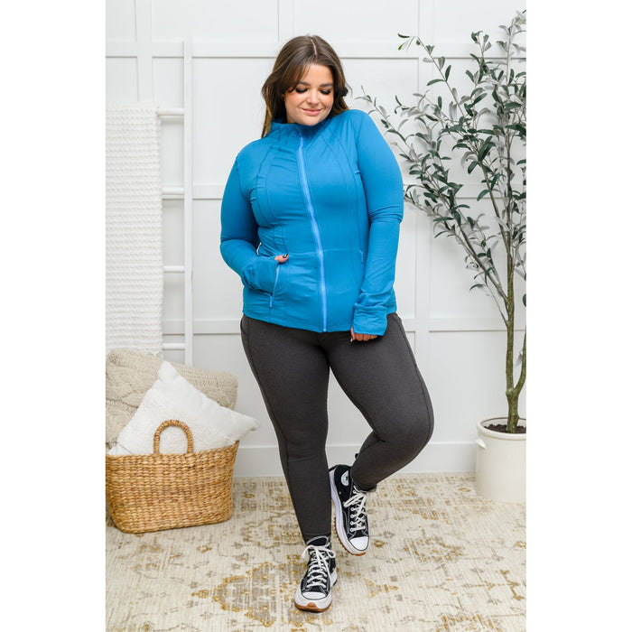 Staying Swift Activewear Jacket in Hawaiian Blu