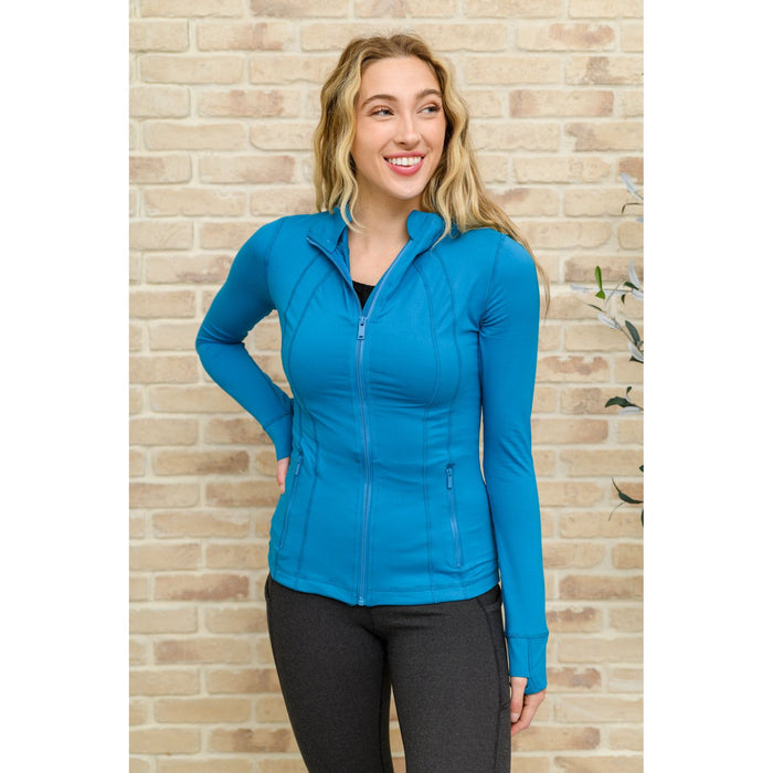 Staying Swift Activewear Jacket in Hawaiian Blu