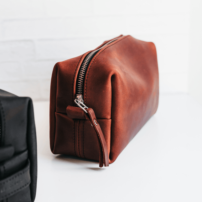 Handcrafted Men's Leather Dopp Kit by Giften Market