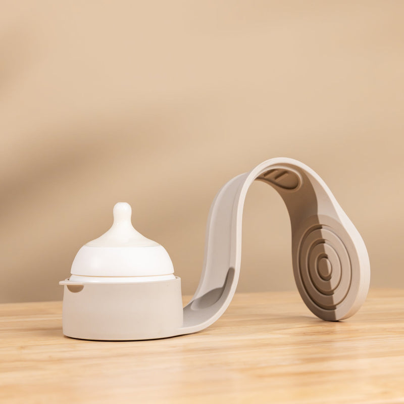 Babaloo hands-free feeding strap